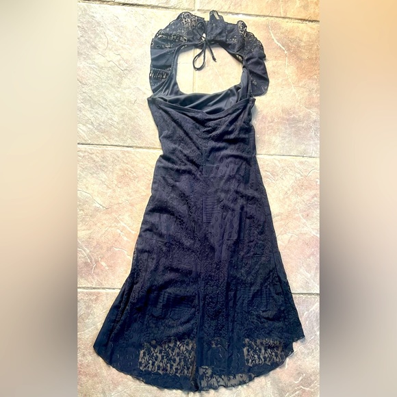 Black dress like new. It looks beautiful! - Picture 4 of 7